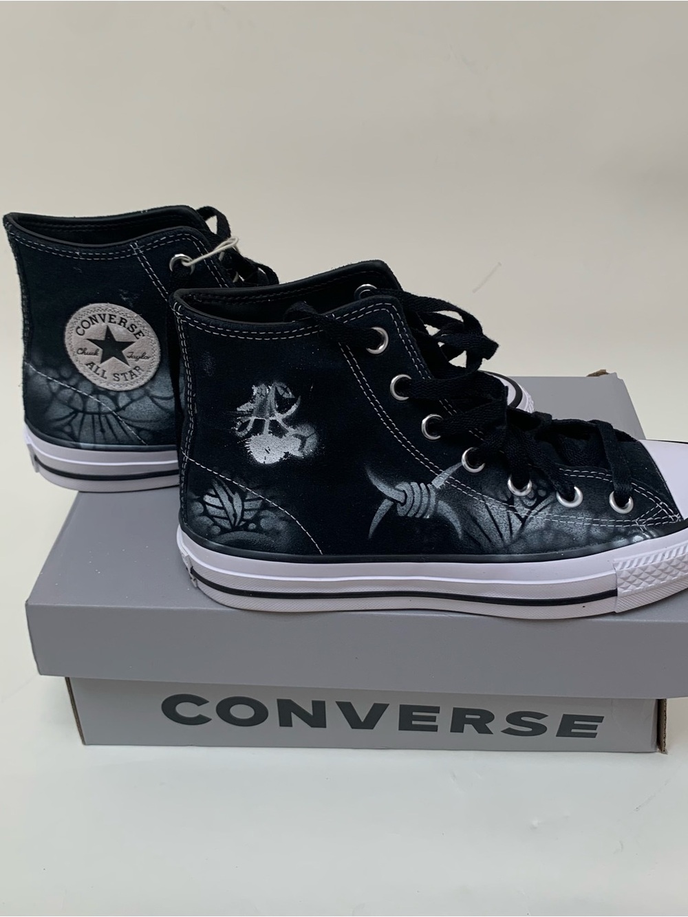 Converse All Star CTAS Pro Hi Black Custom Paint Los Angeles Butterfly Women’s 8 - Picture 3 of 9